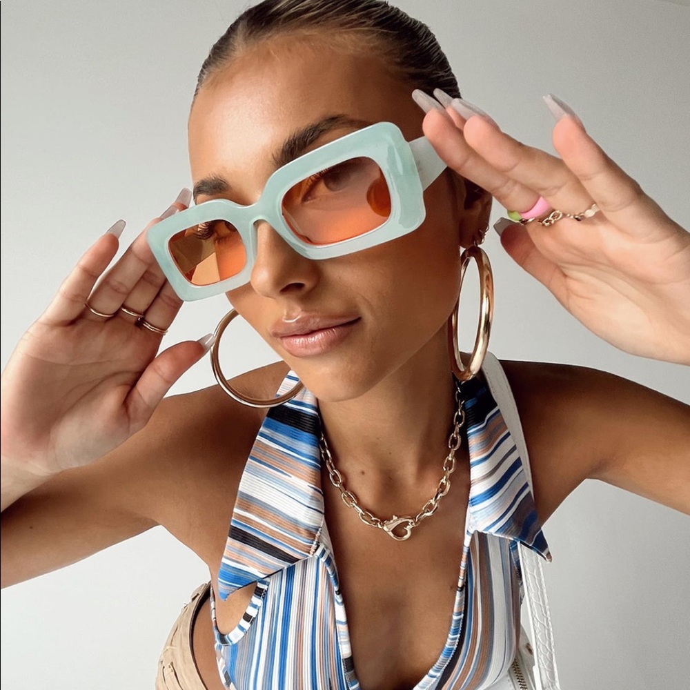 Princess Polly- Recycled Plastic Oversizes Sunglasses/ blue/new never worn